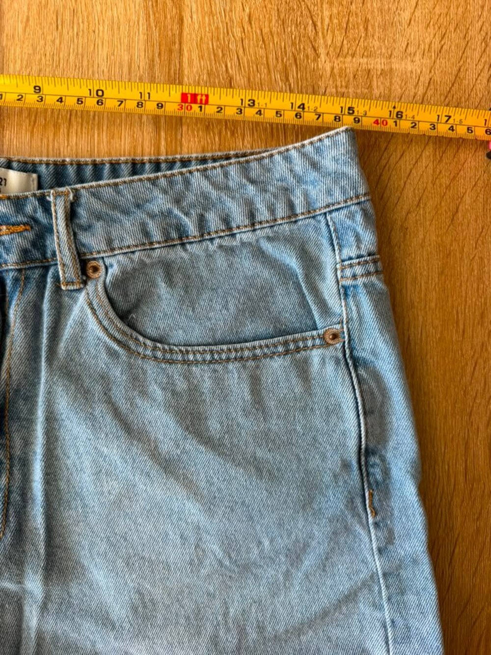 Forever 21 Light Wash Denim Shorts 100% Cotton Cuffed Hem Size 30 - Picture 4 of 10